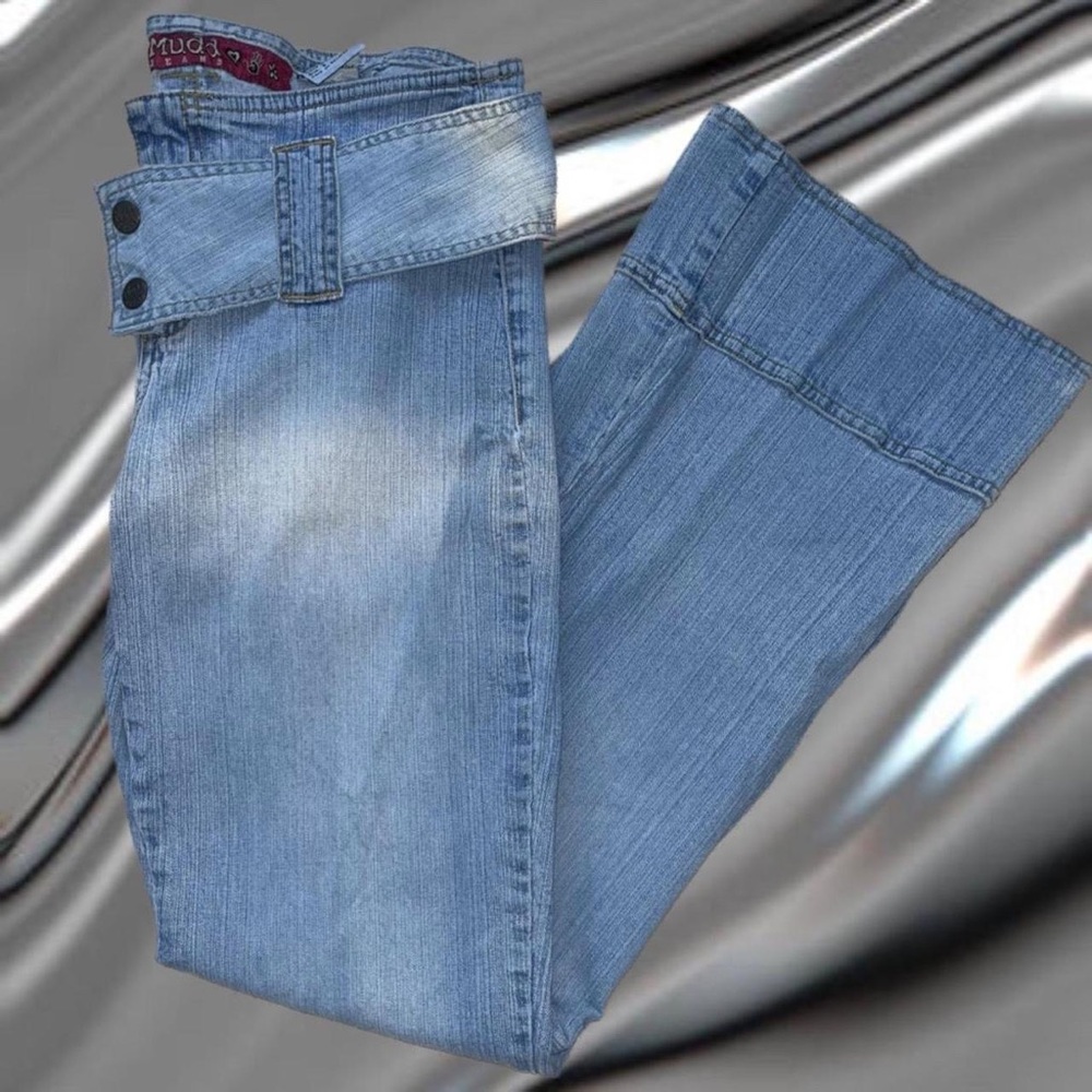Vintage 2000s Low waisted Denim Mudd Jeans.
﻿﻿Pristine Condition.